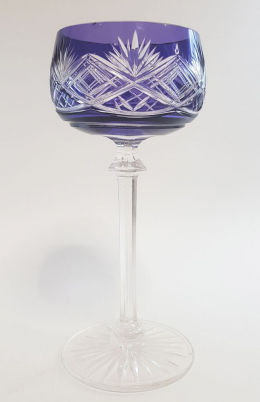 Бокал Фиолетовое стекло, резьба. Европа, первая половина XX века. 