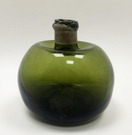 Бутылка из под крепкого алкоголя. Зеленое стекло до 1917 г.