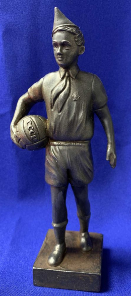 Статуэтка «Пионер с мячом. Касли 1964» Чугун