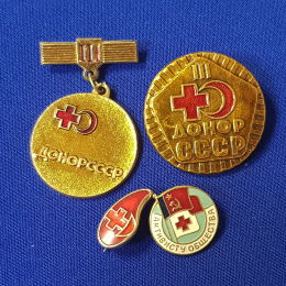Лот значков «Общество красного креста » Алюминий Булавка