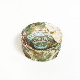 Крышечка. Керамика.  «Pommade Fleurs d'Italie». А. Ралле и Ко в Москве. Конец XIX - Начало XX века